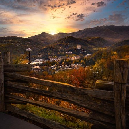 Mountain Lake Lodge, Hot Tub, Theater Room, 1089 Free Tickets Each Paid Day, Dollywood And More Sevierville Exterior photo