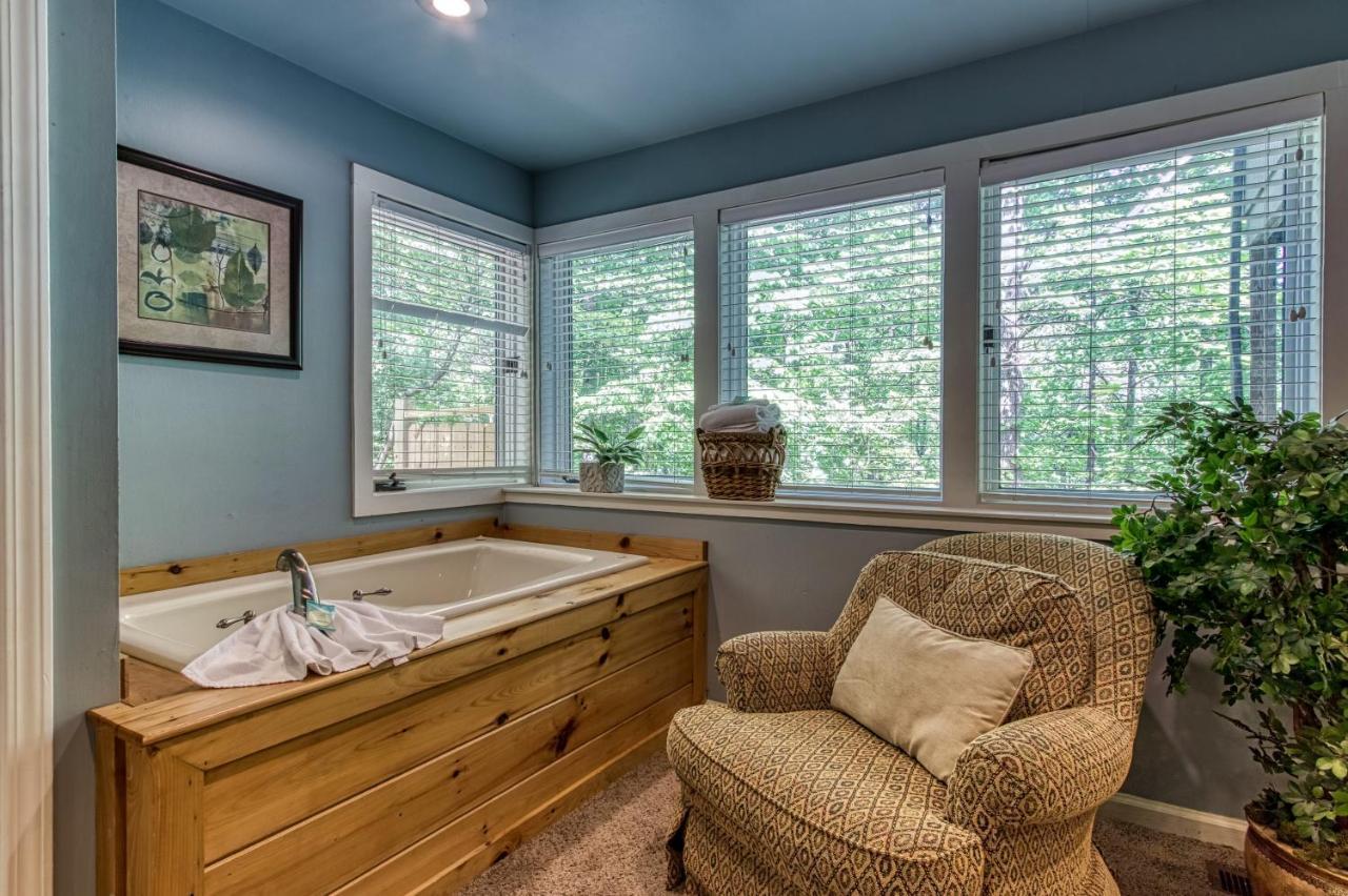 Mountain Lake Lodge, Hot Tub, Theater Room, 1089 Free Tickets Each Paid Day, Dollywood And More Sevierville Exterior photo