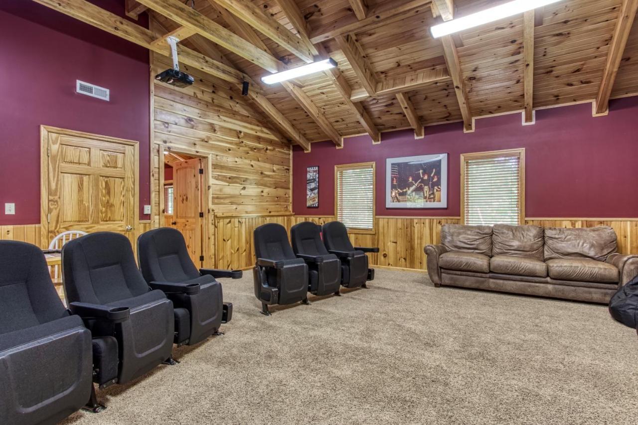 Mountain Lake Lodge, Hot Tub, Theater Room, 1089 Free Tickets Each Paid Day, Dollywood And More Sevierville Exterior photo